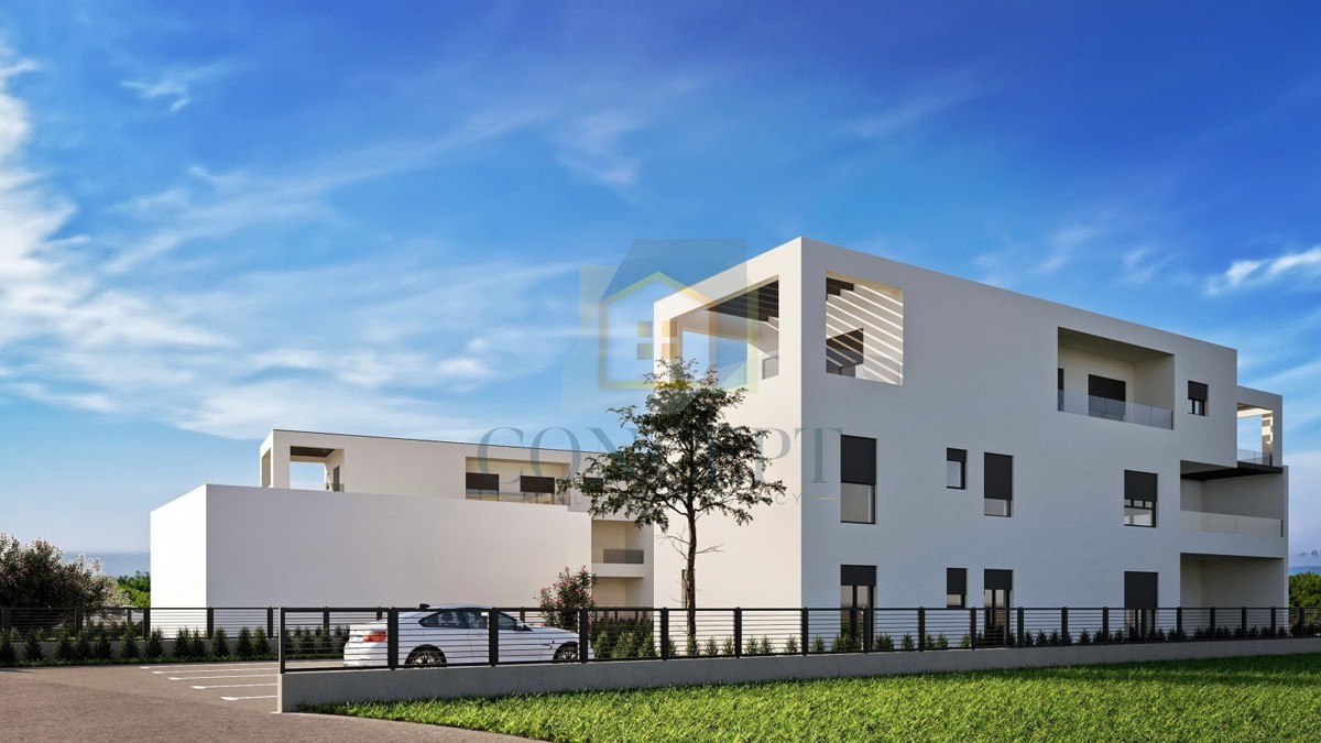 Poreč, uža okolica, Stan v pritličju z vrtom, 900 m od morja