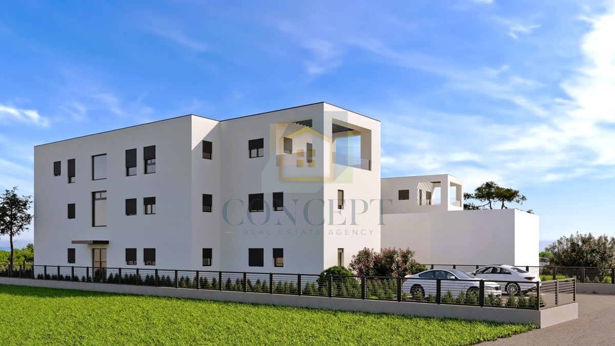 Poreč, uža okolica, Stan v pritličju z vrtom, 900 m od morja