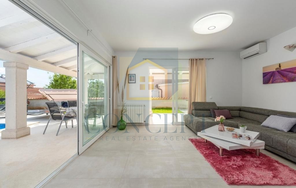 Poreč, okolica, Samostoječa prizemna hiša s 3 spalnicami, 7 km od morja