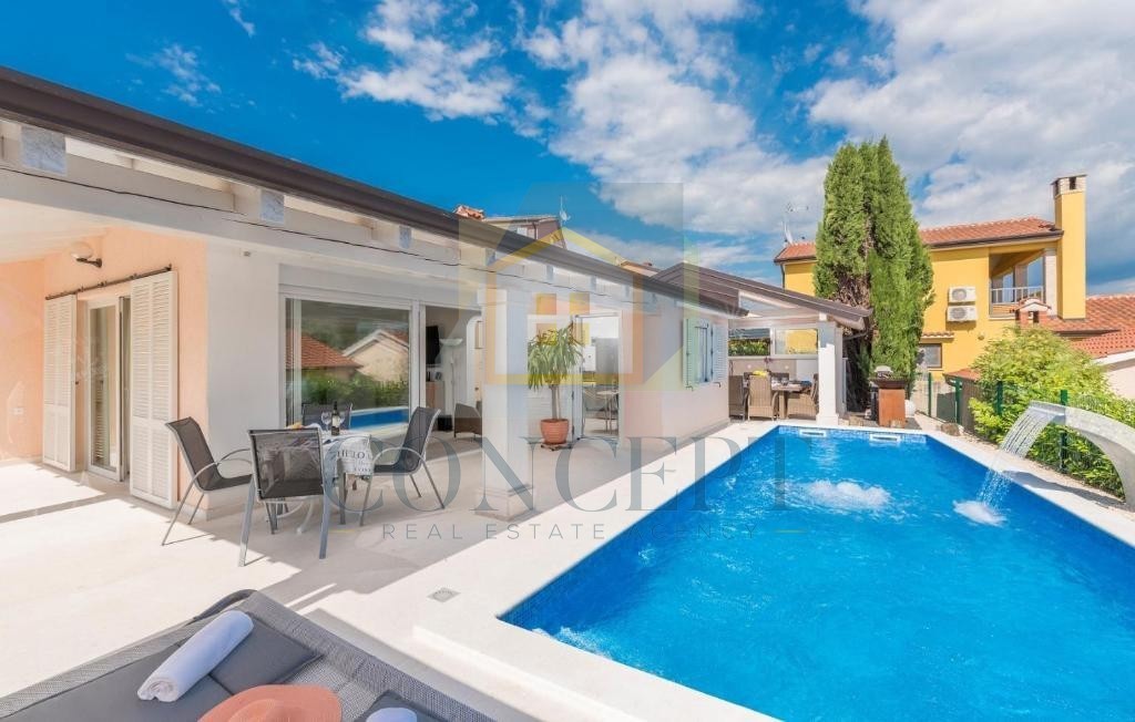 Poreč, okolica, Samostoječa prizemna hiša s 3 spalnicami, 7 km od morja