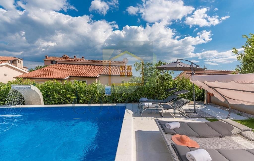 Poreč, okolica, Samostoječa prizemna hiša s 3 spalnicami, 7 km od morja