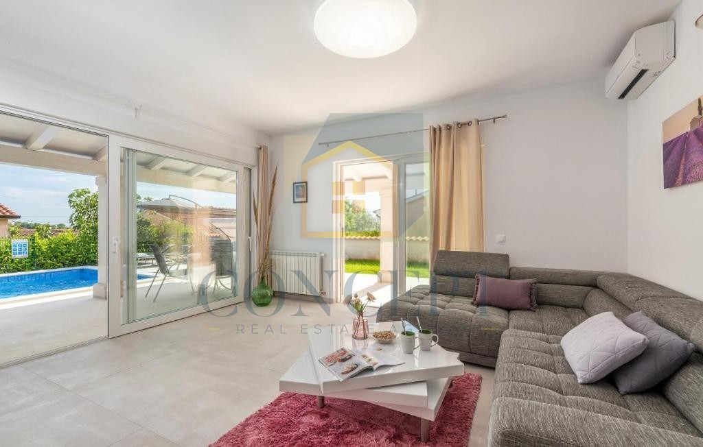 Poreč, okolica, Samostoječa prizemna hiša s 3 spalnicami, 7 km od morja