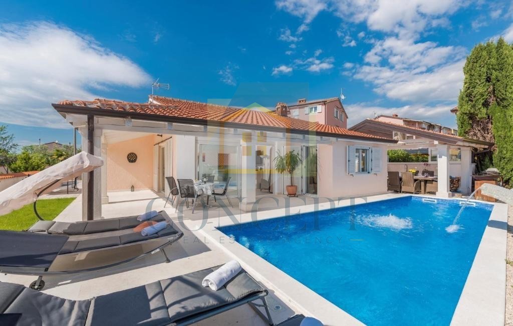 Poreč, okolica, Samostoječa prizemna hiša s 3 spalnicami, 7 km od morja