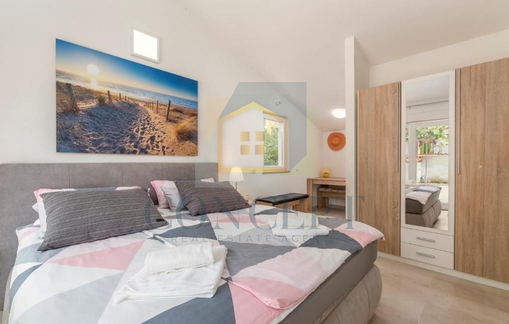 Poreč, okolica, Samostoječa prizemna hiša s 3 spalnicami, 7 km od morja