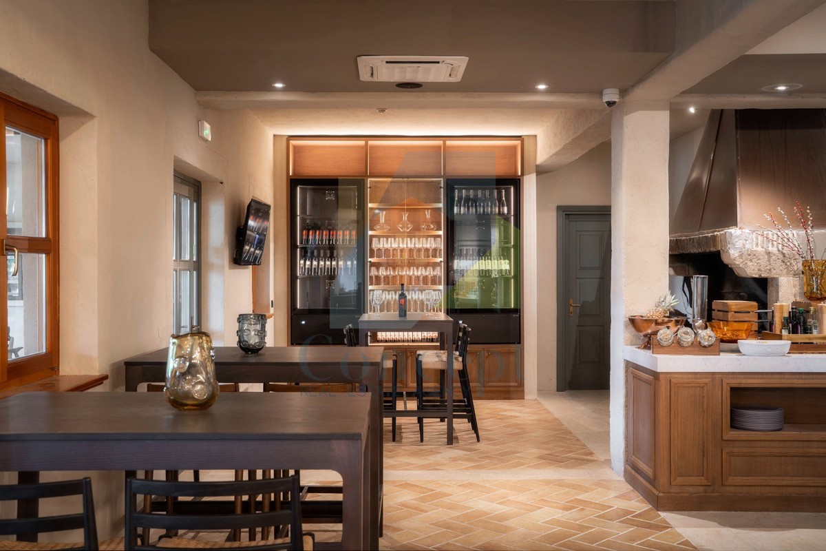 Poreč, okolica, butični hotel s restoranom i vsebino