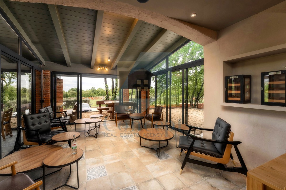 Poreč, okolica, butični hotel s restoranom i vsebino