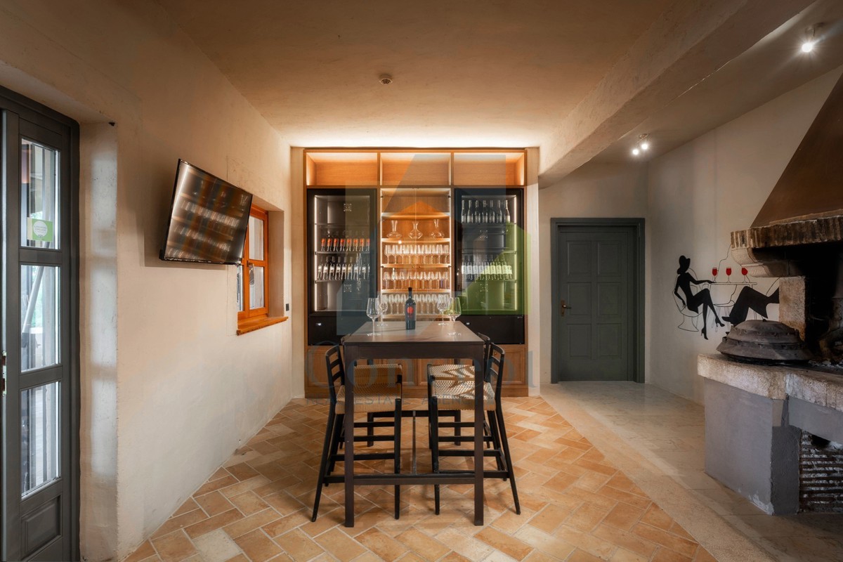 Poreč, okolica, butični hotel s restoranom i vsebino