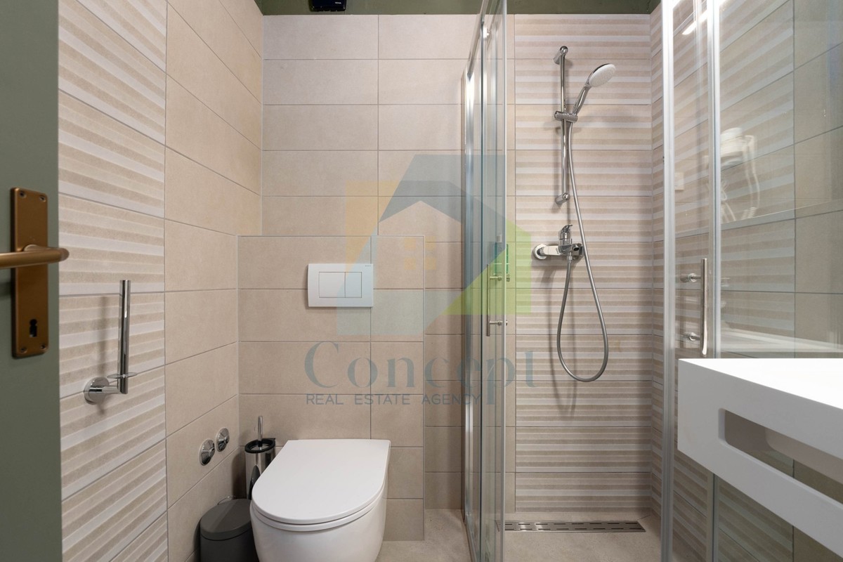 Poreč, okolica, butični hotel s restoranom i vsebino