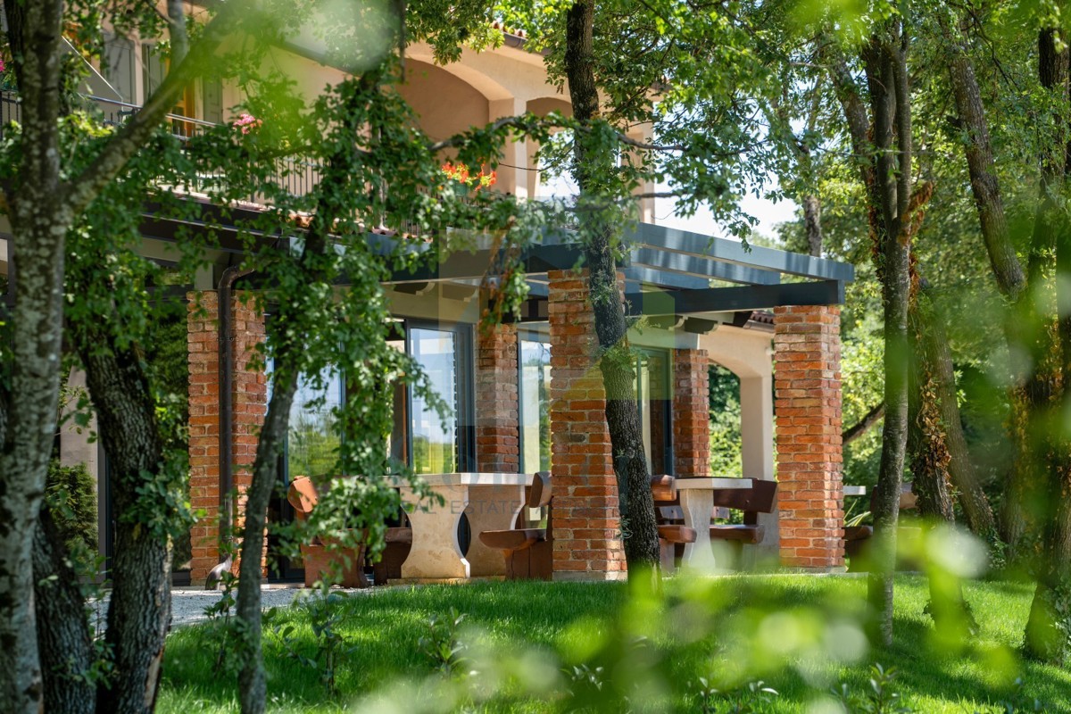 Poreč, okolica, butični hotel s restoranom i vsebino