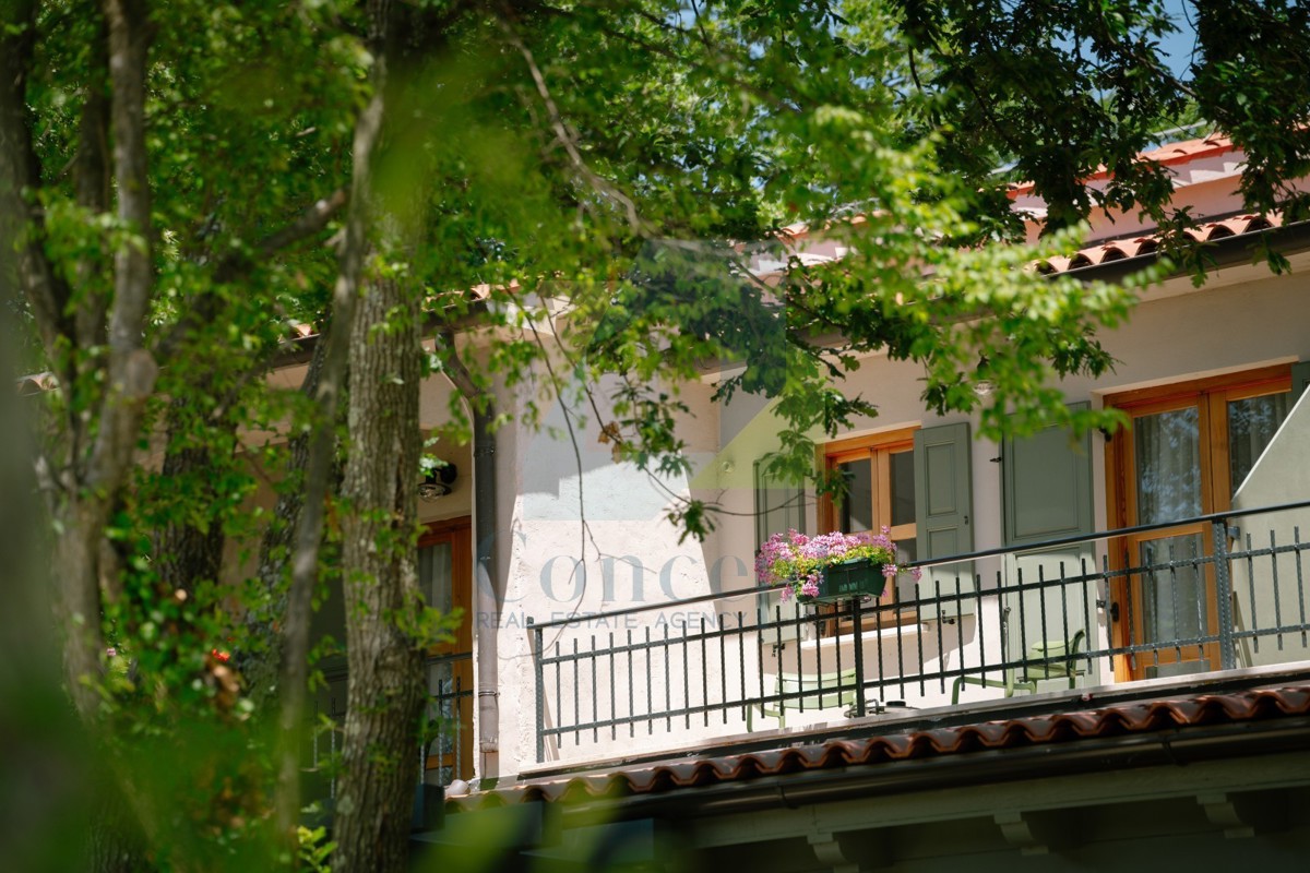 Poreč, okolica, butični hotel s restoranom i vsebino