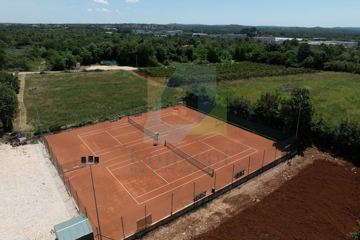 Poreč, okolica, butični hotel s restoranom i vsebino