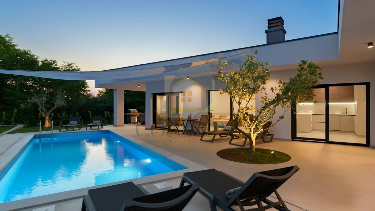 Rovinj, okolica, Samostojeća prizemna hiša z bazenom na mirni lokaciji