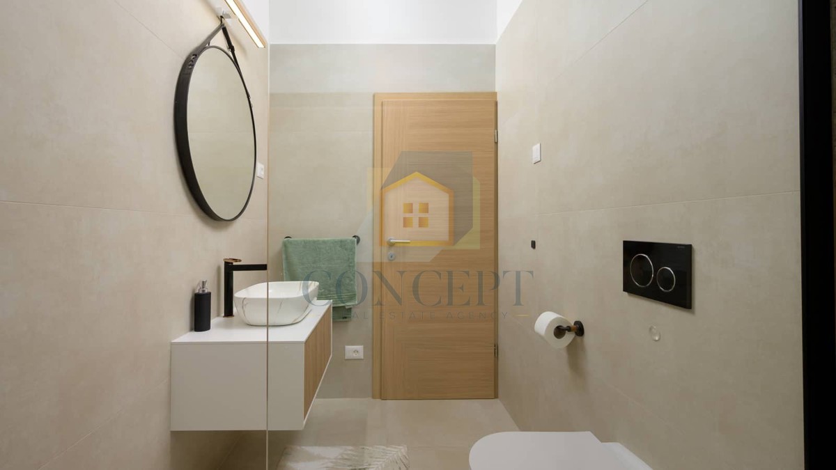 Rovinj, okolica, Samostojeća prizemna hiša z bazenom na mirni lokaciji