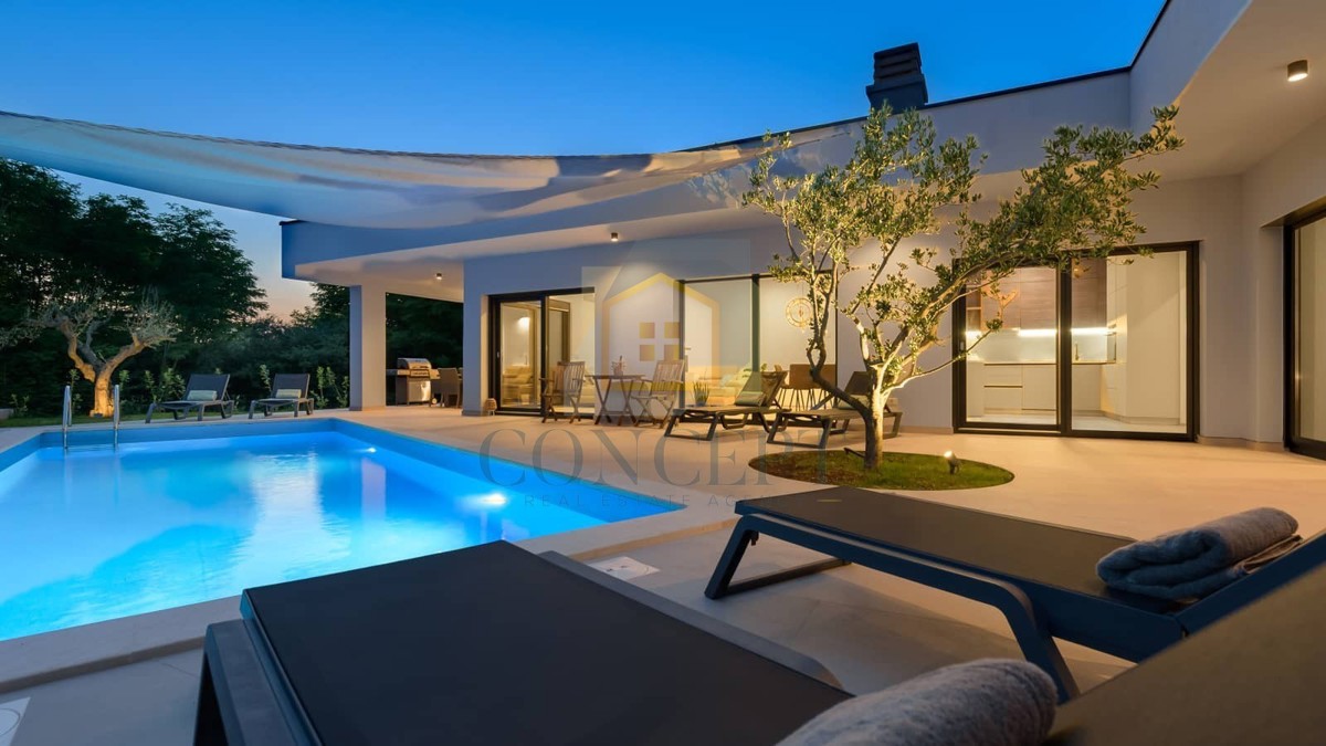 Rovinj, okolica, Samostojeća prizemna hiša z bazenom na mirni lokaciji