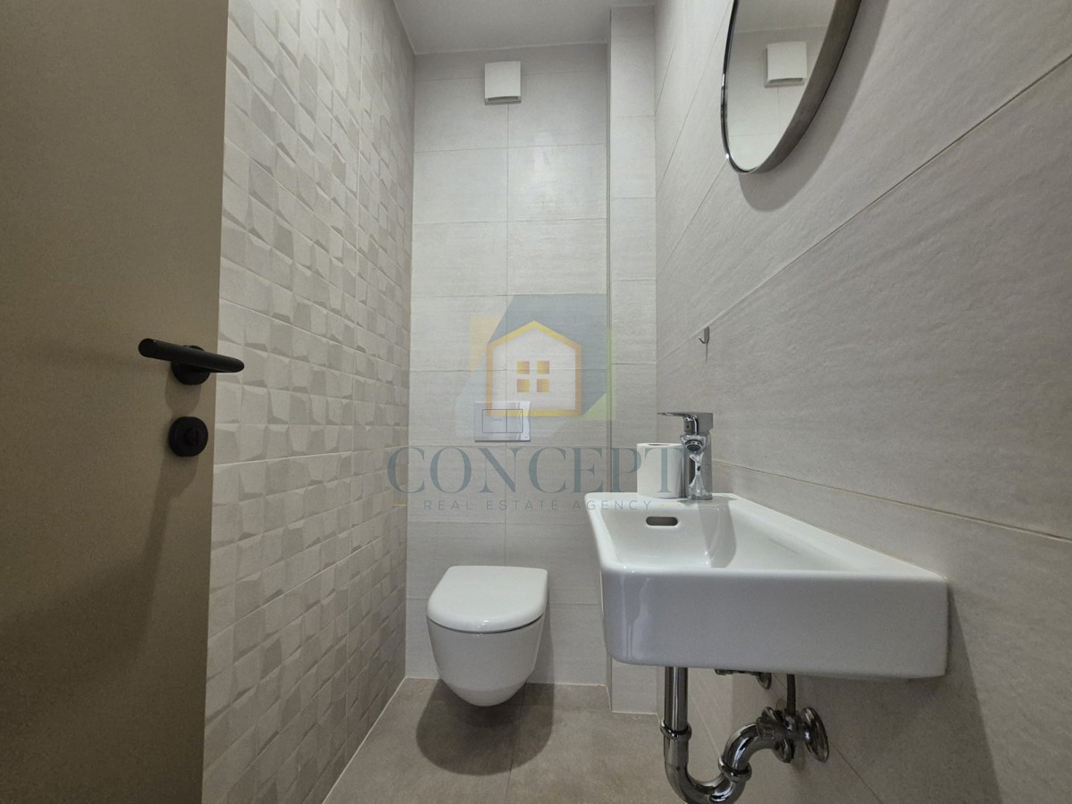 Poreč, okolica, Stan v pritličju z vrtom in bazenom, 4 km od morja