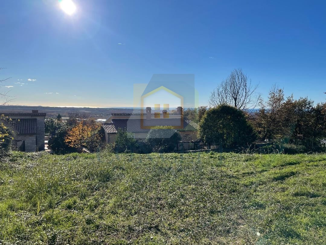 Poreč, okolica, Građevinsko zemljišče z gradbenim dovoljenjem in panoramskim pogledom na morje, 11 km od morja