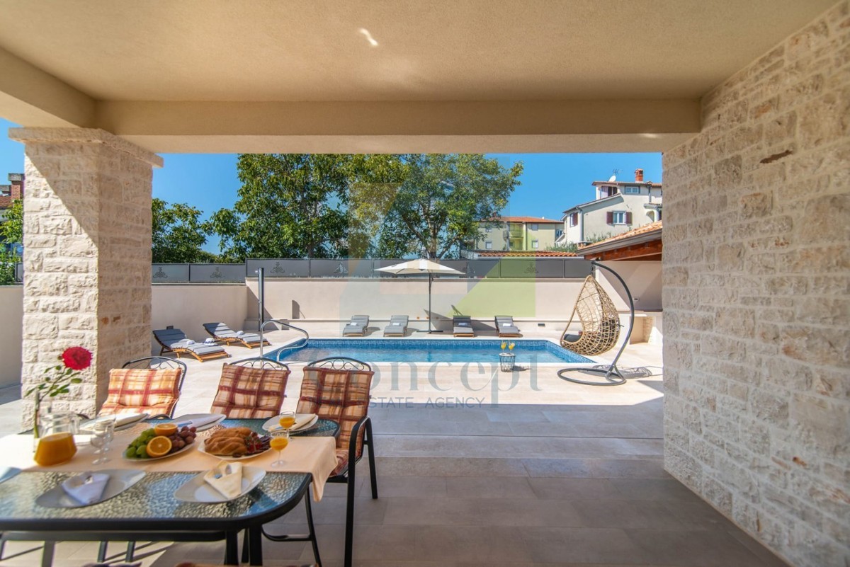 Poreč, Samostoječa hiša s bazenom 3 km od morja in mesta