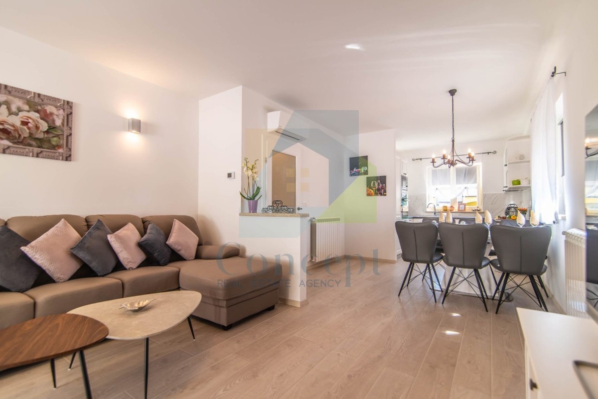 Poreč, Samostoječa hiša s bazenom 3 km od morja in mesta