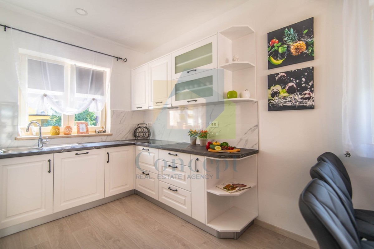 Poreč, Samostoječa hiša s bazenom 3 km od morja in mesta