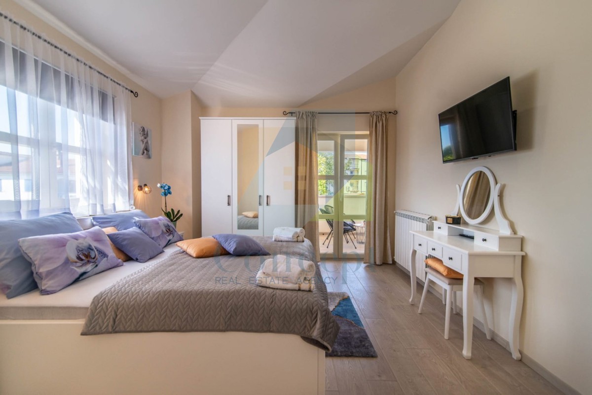 Poreč, Samostoječa hiša s bazenom 3 km od morja in mesta