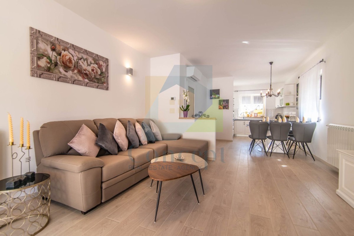 Poreč, Samostoječa hiša s bazenom 3 km od morja in mesta