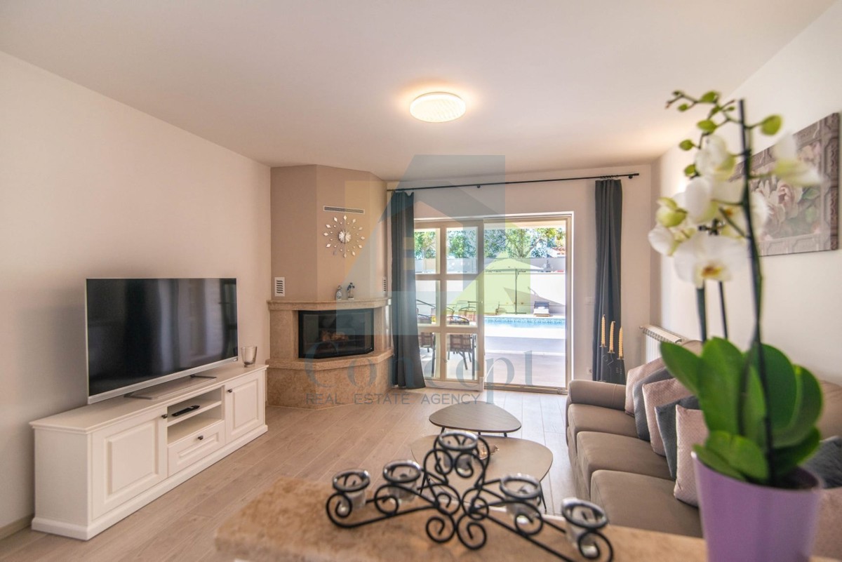 Poreč, Samostoječa hiša s bazenom 3 km od morja in mesta