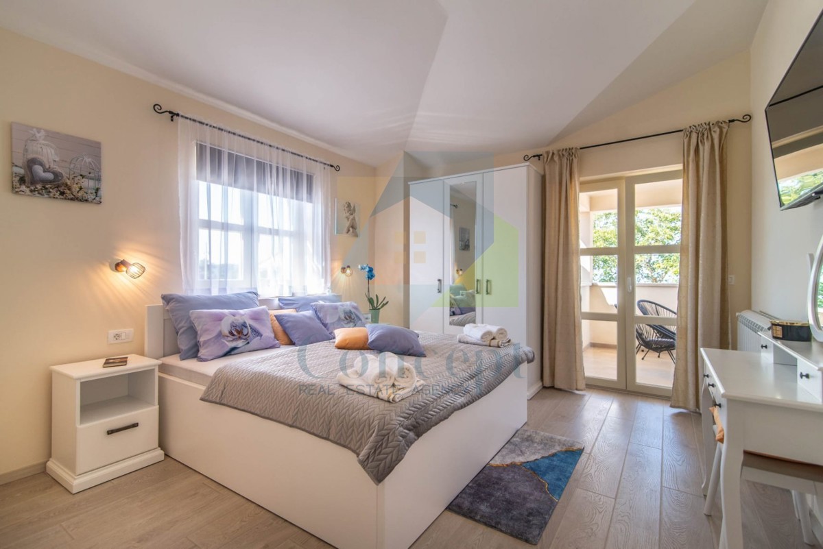 Poreč, Samostoječa hiša s bazenom 3 km od morja in mesta