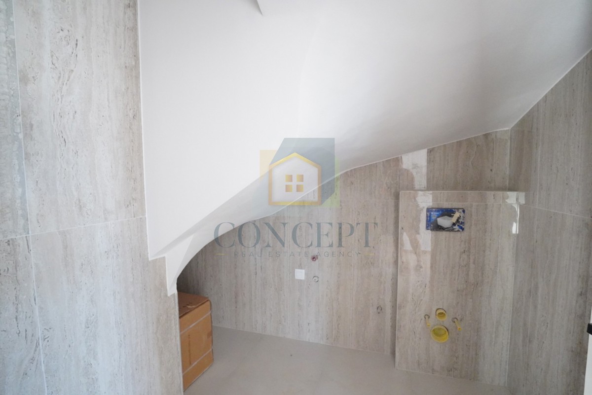 Poreč, okolica, Moderna dvojna kuća s bazenom, 10 km od morja