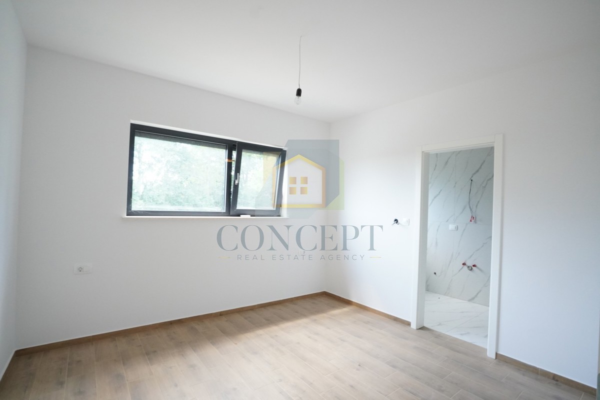 Poreč, okolica, Moderna dvojna kuća s bazenom, 10 km od morja