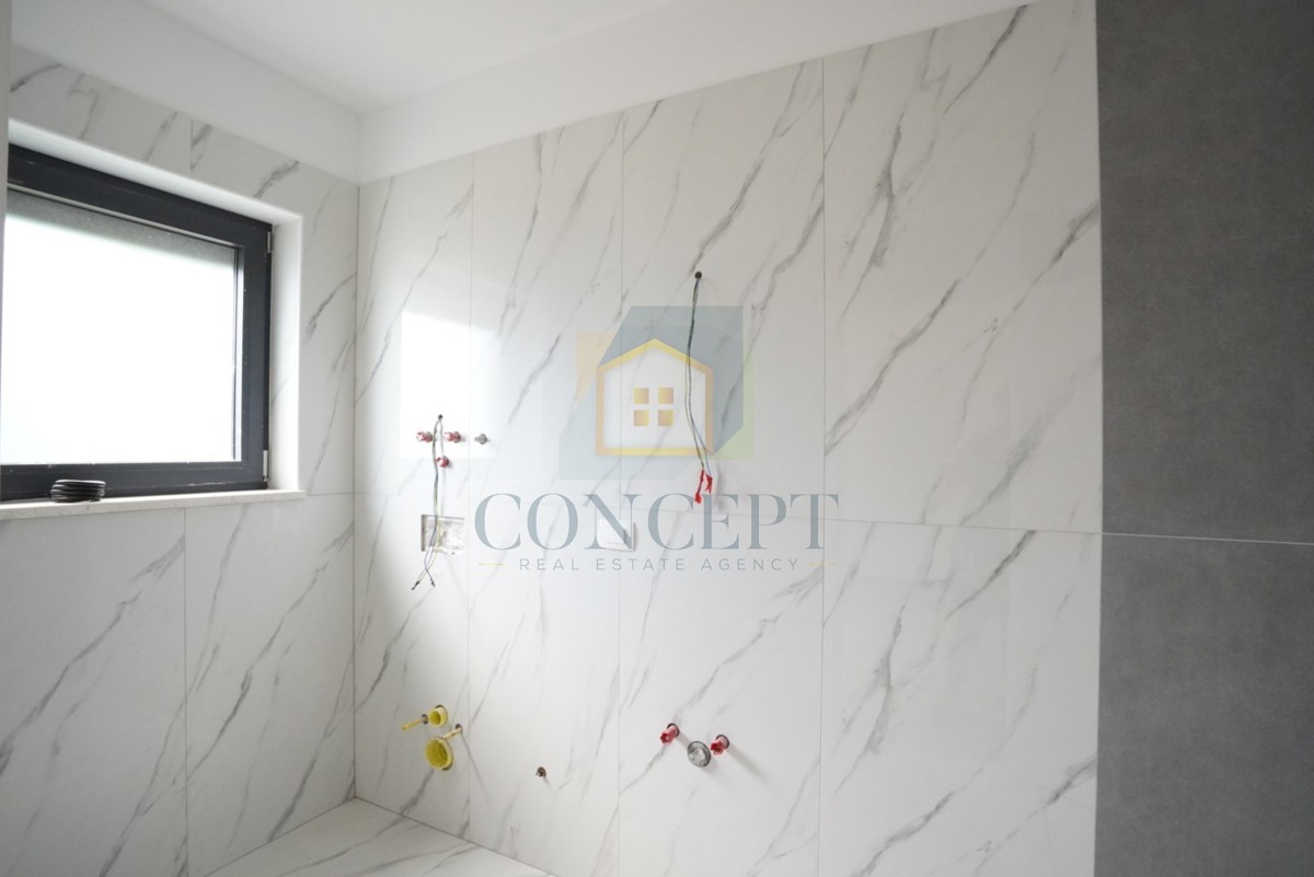 Poreč, okolica, Moderna dvojna kuća s bazenom, 10 km od morja