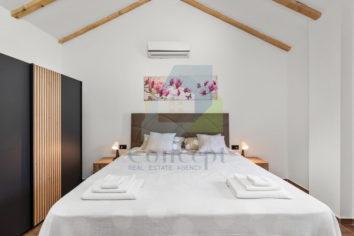 Poreč, okolica, Renovirana avtohtona kamnita hiša z bazenom, 9 km od morja