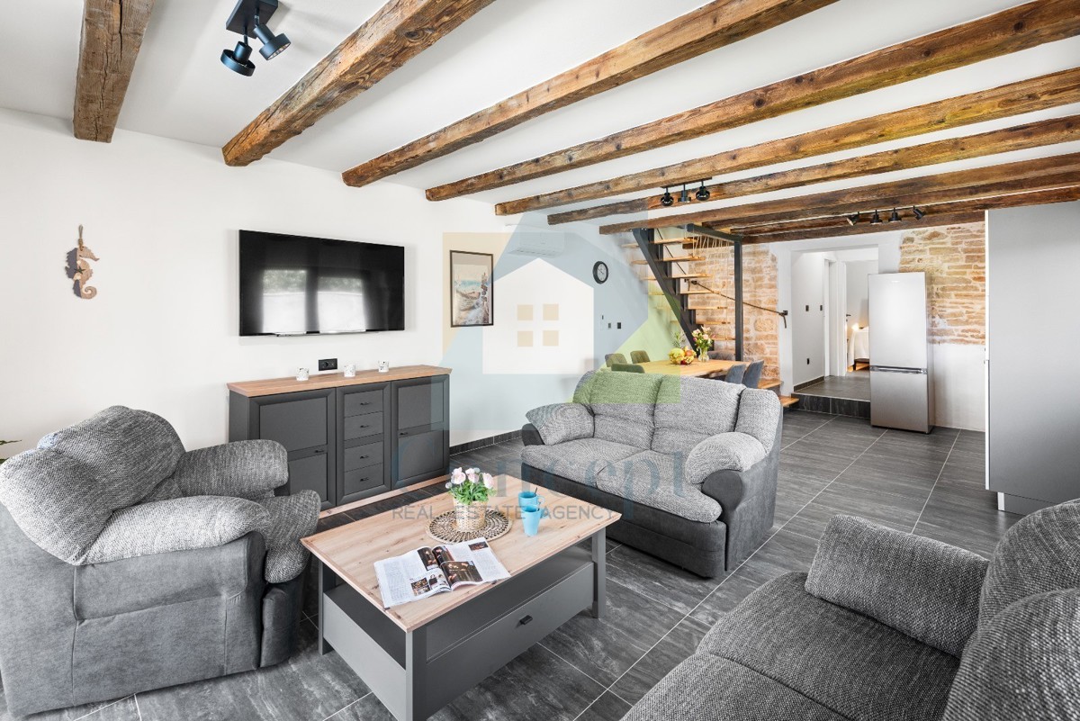 Poreč, okolica, Renovirana avtohtona kamnita hiša z bazenom, 9 km od morja