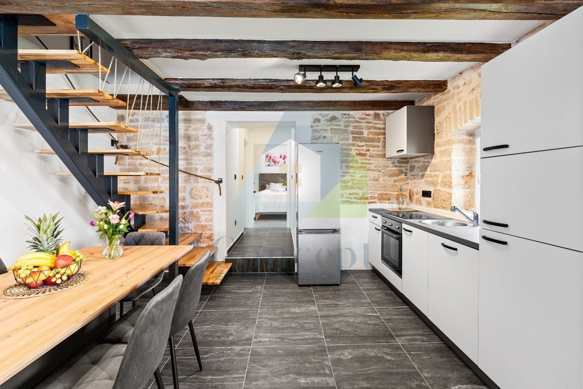 Poreč, okolica, Renovirana avtohtona kamnita hiša z bazenom, 9 km od morja