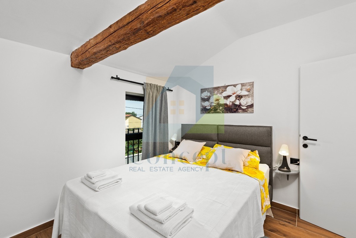 Poreč, okolica, Renovirana avtohtona kamnita hiša z bazenom, 9 km od morja