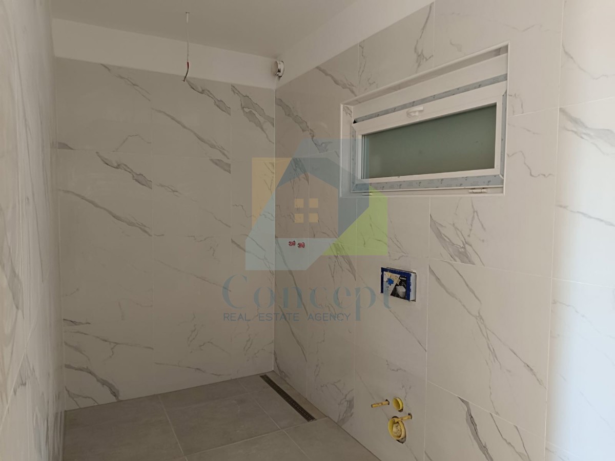 Umag, okolica, Dvojna hiša s bazenom z odprtim pogledom na morje 2 km od morja