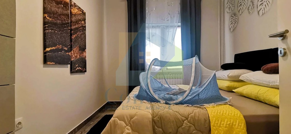 Poreč, okolica, Prostrana vila s 5 spalnicami in pogledom na morje, 4 km od morja