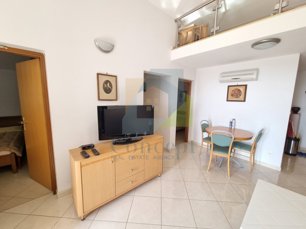 Poreč, okolica, Stan na drugem nadstropju z galerijo in pogledom na morje, 2 km od morja