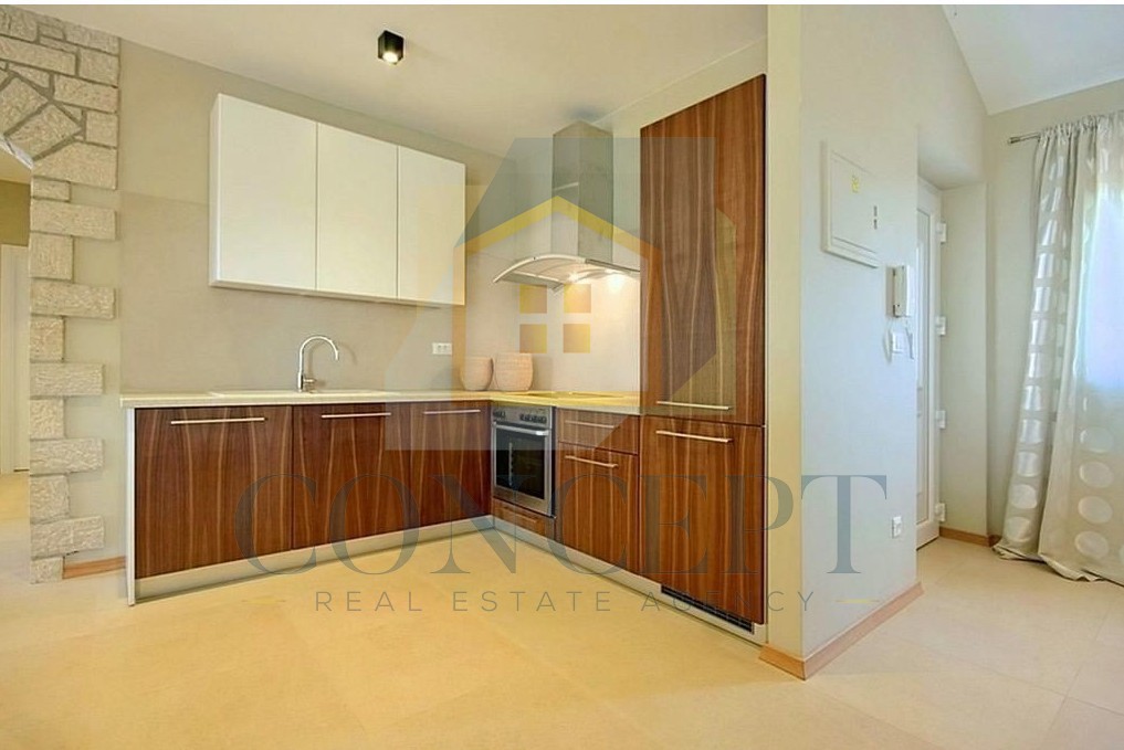 Poreč, okolica, Šarmantna vila s bazenom na odlični lokaciji, 10 km od morja