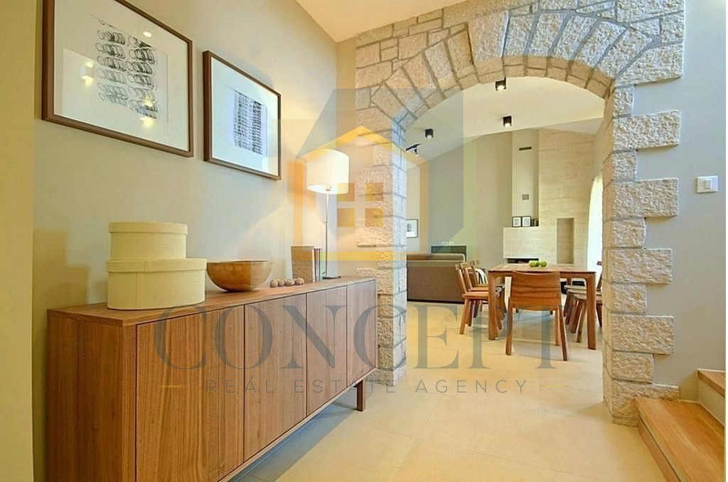 Poreč, okolica, Šarmantna vila s bazenom na odlični lokaciji, 10 km od morja