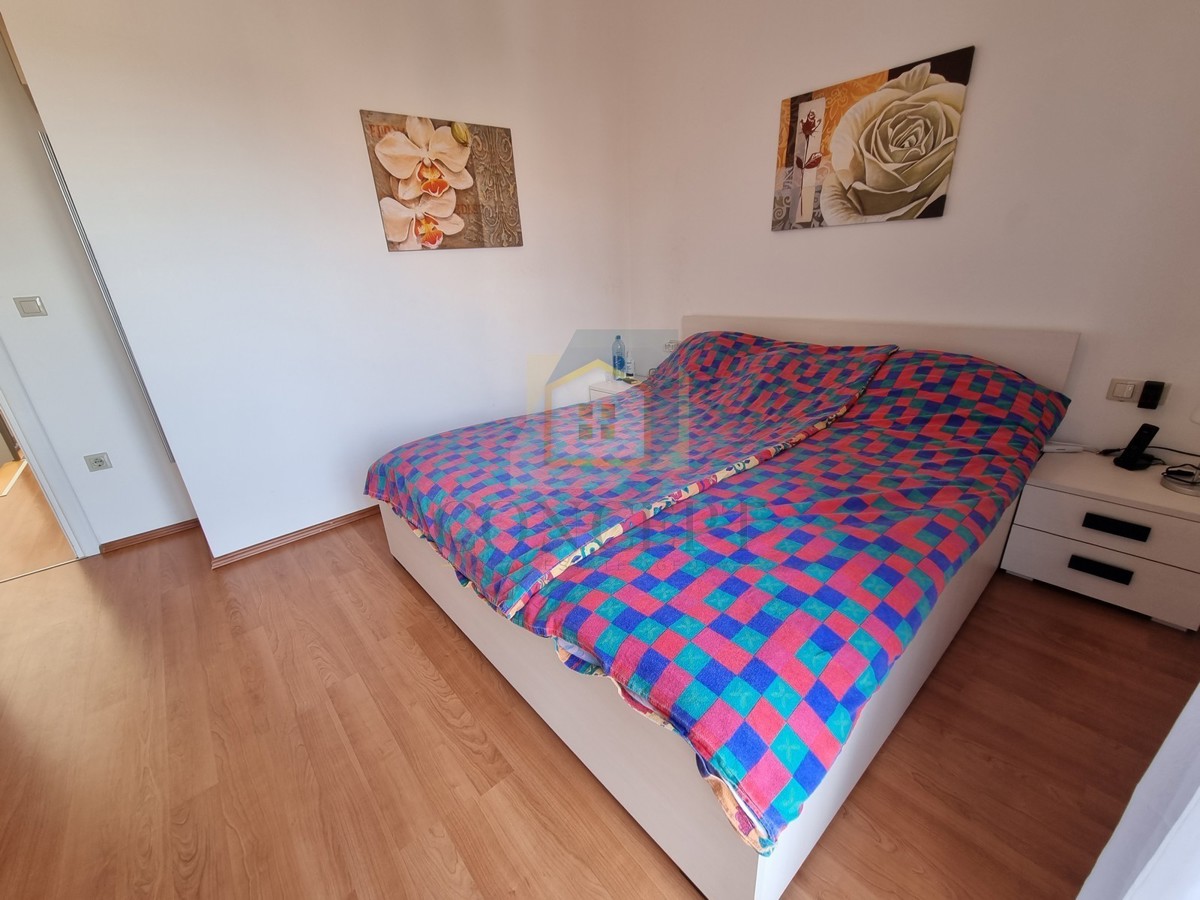 Poreč, okolica, Hiša na koncu niza z vrtom na odlični lokaciji, 3 km od morja