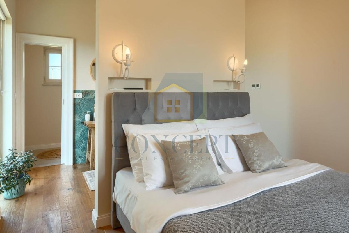 Poreč, okolica, Impozantna vila na mirni lokaciji, 20 km od morja