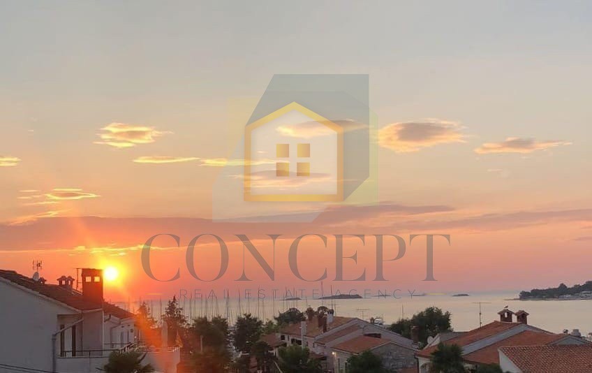 Poreč, Funtana, Stan v 3. nadstropju s pogledom na morje, 200 m od morja