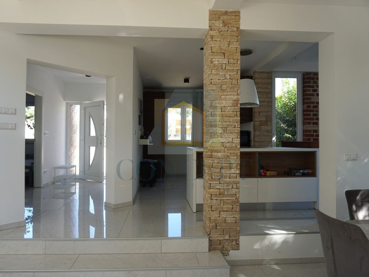 Poreč, Višnjan, okolica, Dvojna družinska hiša s bazenom, 13 km od morja