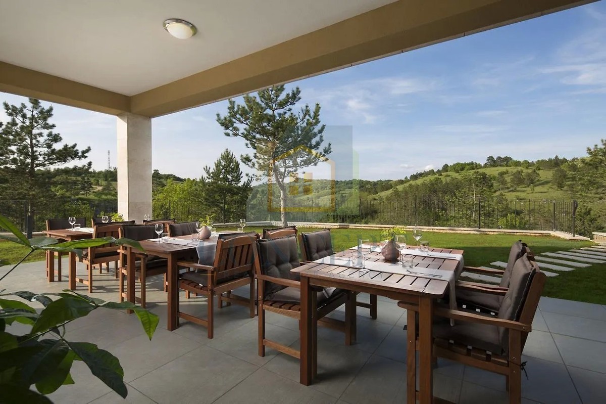 Pazin, Motovun, okolica, turistični resort, penzion, hiše in kamp na 33.000 m2