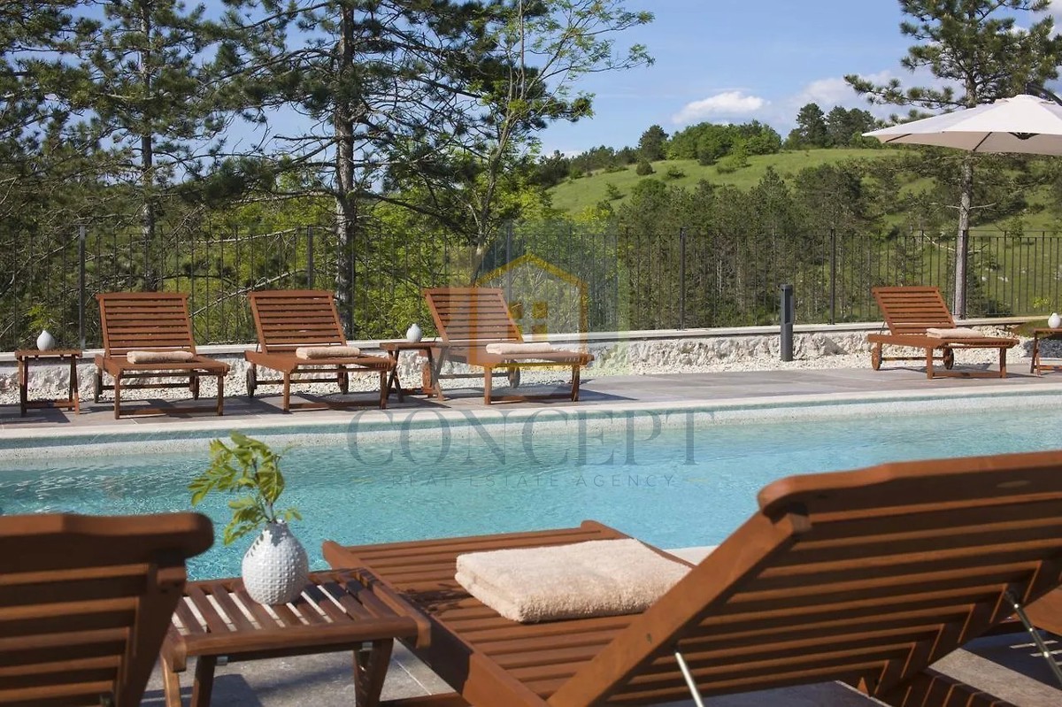 Pazin, Motovun, okolica, turistični resort, penzion, hiše in kamp na 33.000 m2