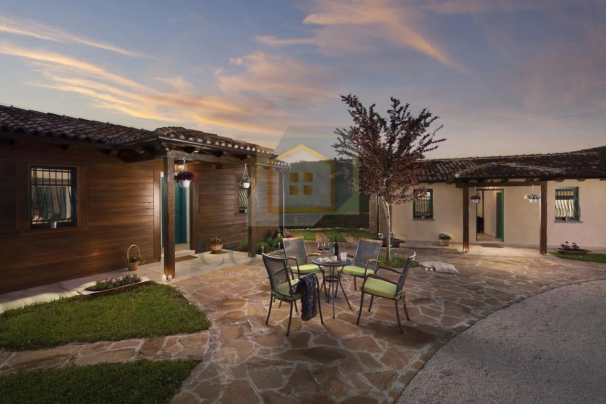 Pazin, Motovun, okolica, turistični resort, penzion, hiše in kamp na 33.000 m2