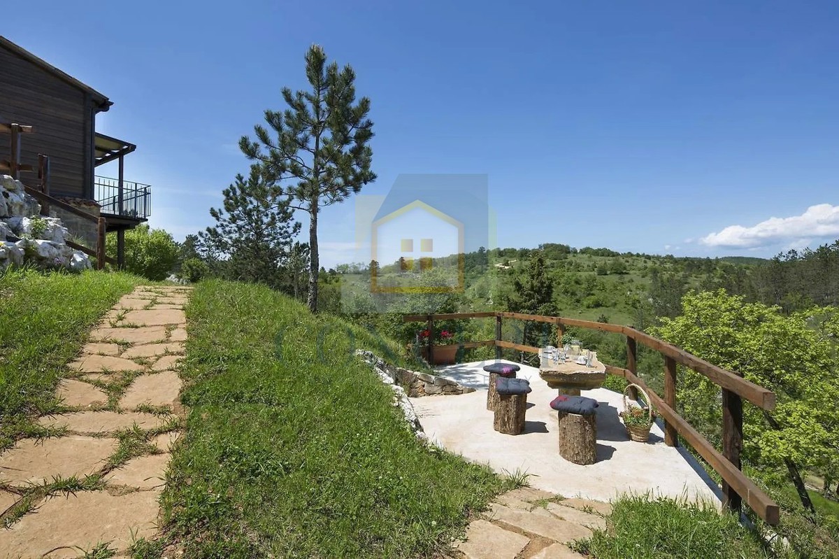 Pazin, Motovun, okolica, turistični resort, penzion, hiše in kamp na 33.000 m2