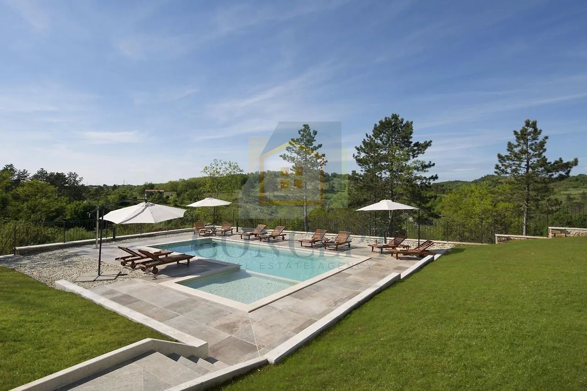 Pazin, Motovun, okolica, turistični resort, penzion, hiše in kamp na 33.000 m2