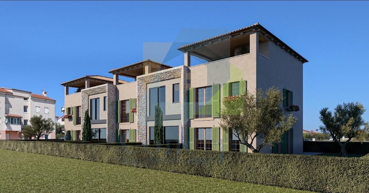 Poreč, okolica Hiša v nizu s dvoriščem 2 km od morja