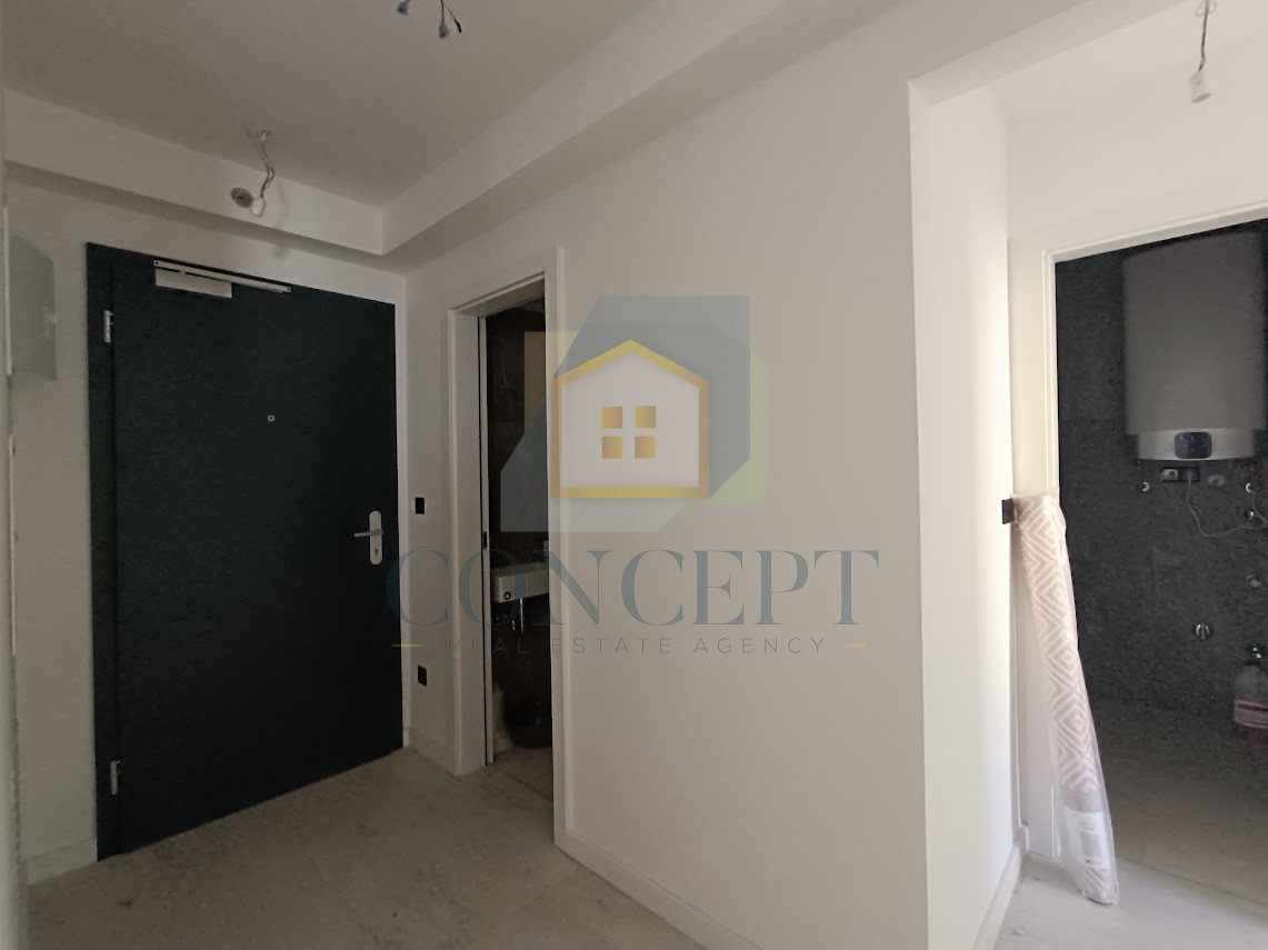 Poreč, center, Stan v 2. nadstropju nove luksuzne zgradbe s garažo, 200 m od morja